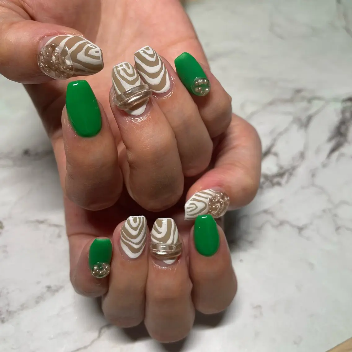 ネイル ハンドネイル y39nail toshiのネイルデザイン