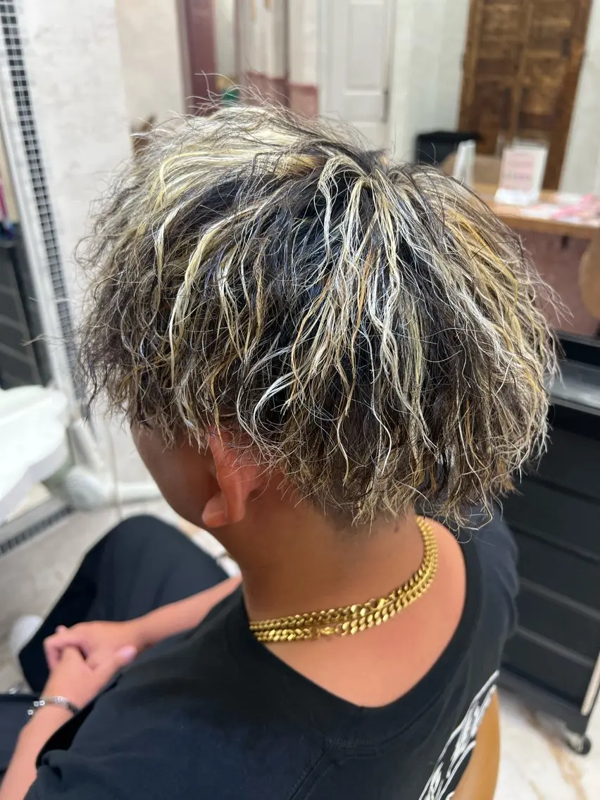 メンズ カット ヘアカラー トリートメント ヘッドスパ 縮毛矯正/艶髪/ 透明感カラー輝希のヘアスタイル