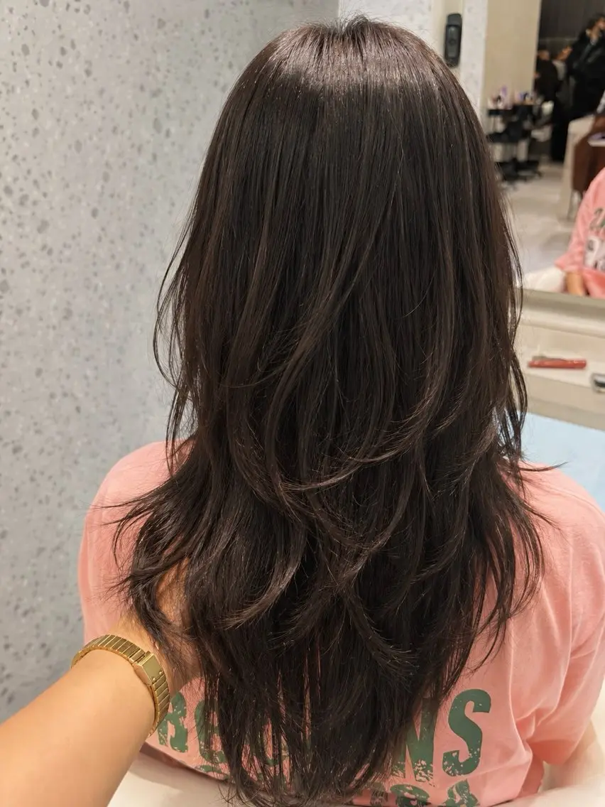 セミロング ハッシュカット 山田 ひかりのヘアスタイル