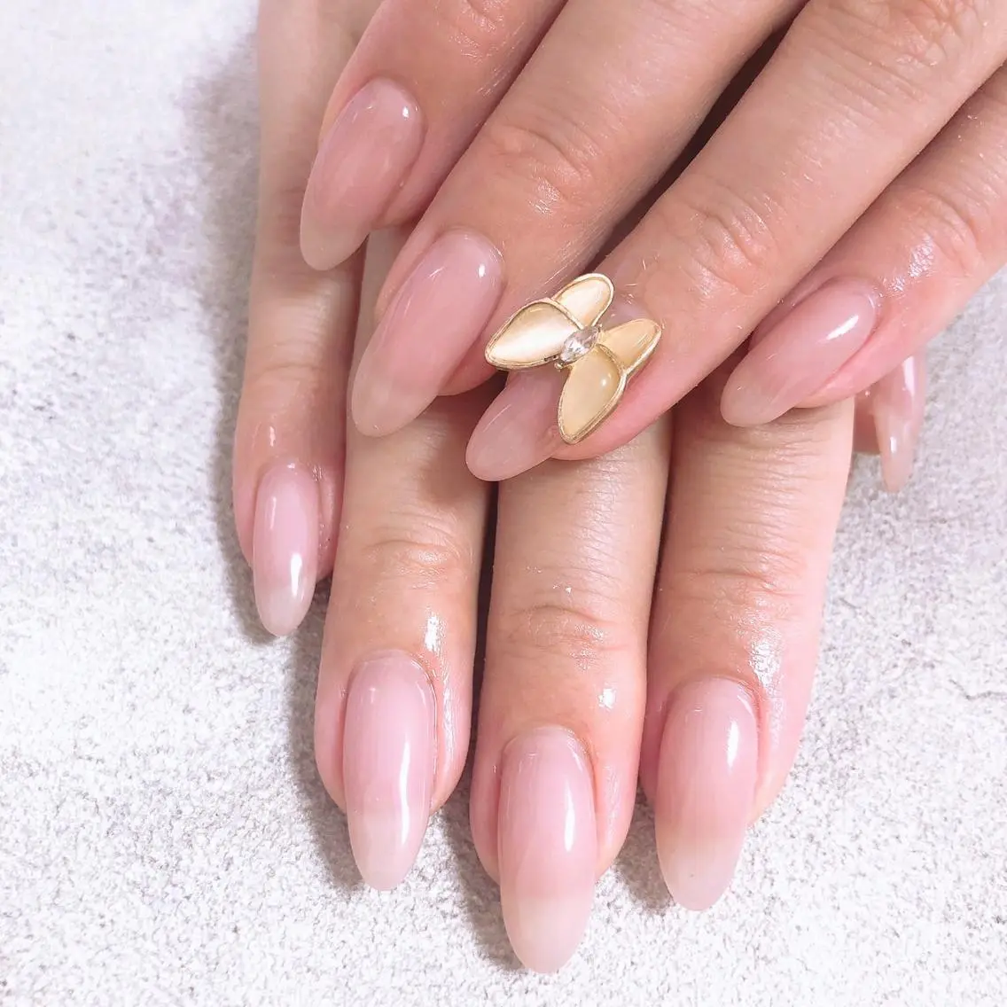 ネイル オーロラネイル フラワーネイル フットネイル フレンチネイル ジェルネイル ハンドネイル mogunail &blowのネイルデザイン