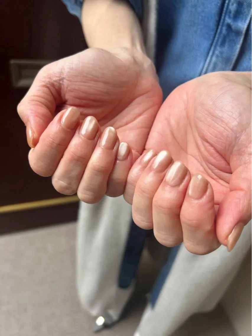 ネイル アニマル柄 オーロラネイル フットネイル フレンチネイル ジェルネイル ハンドネイル mogunail &blowのネイルデザイン