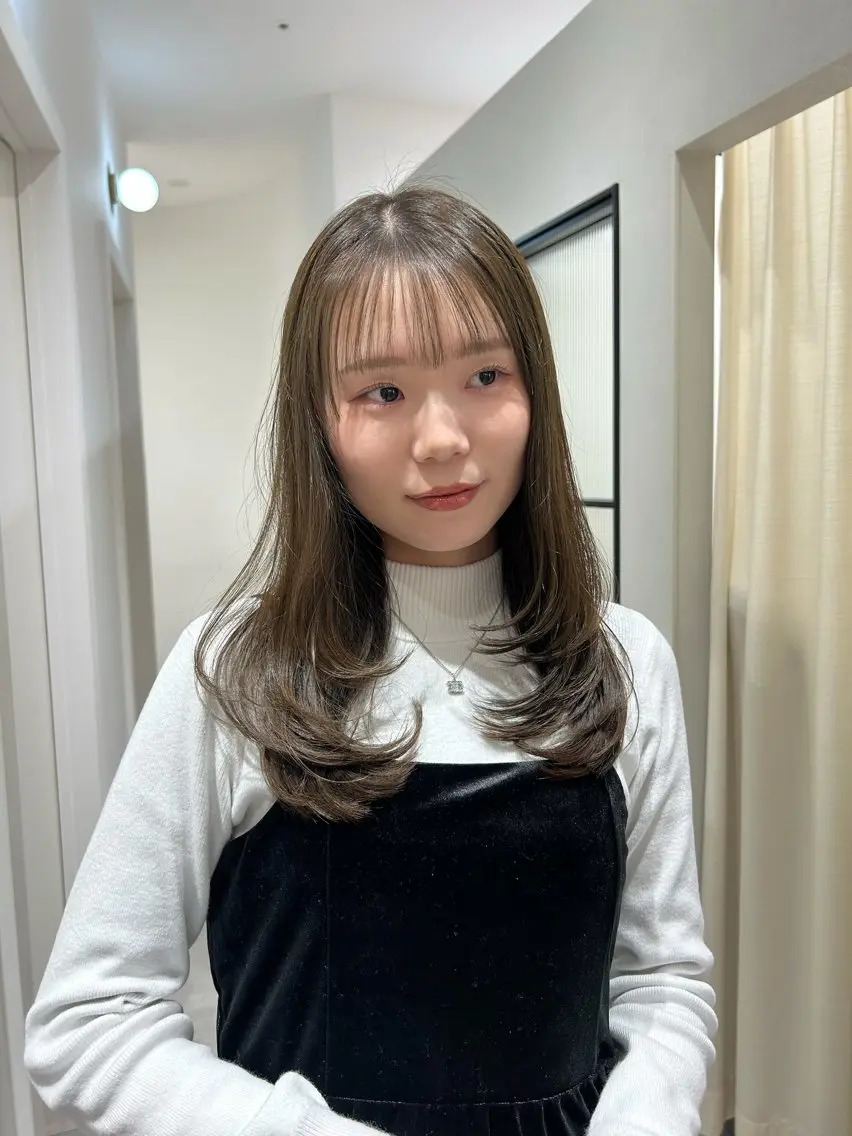 セミロング カラー レイヤーカット カット ヘアカラー オリーブベージュ/ ブリーチなし透明感のヘアスタイル
