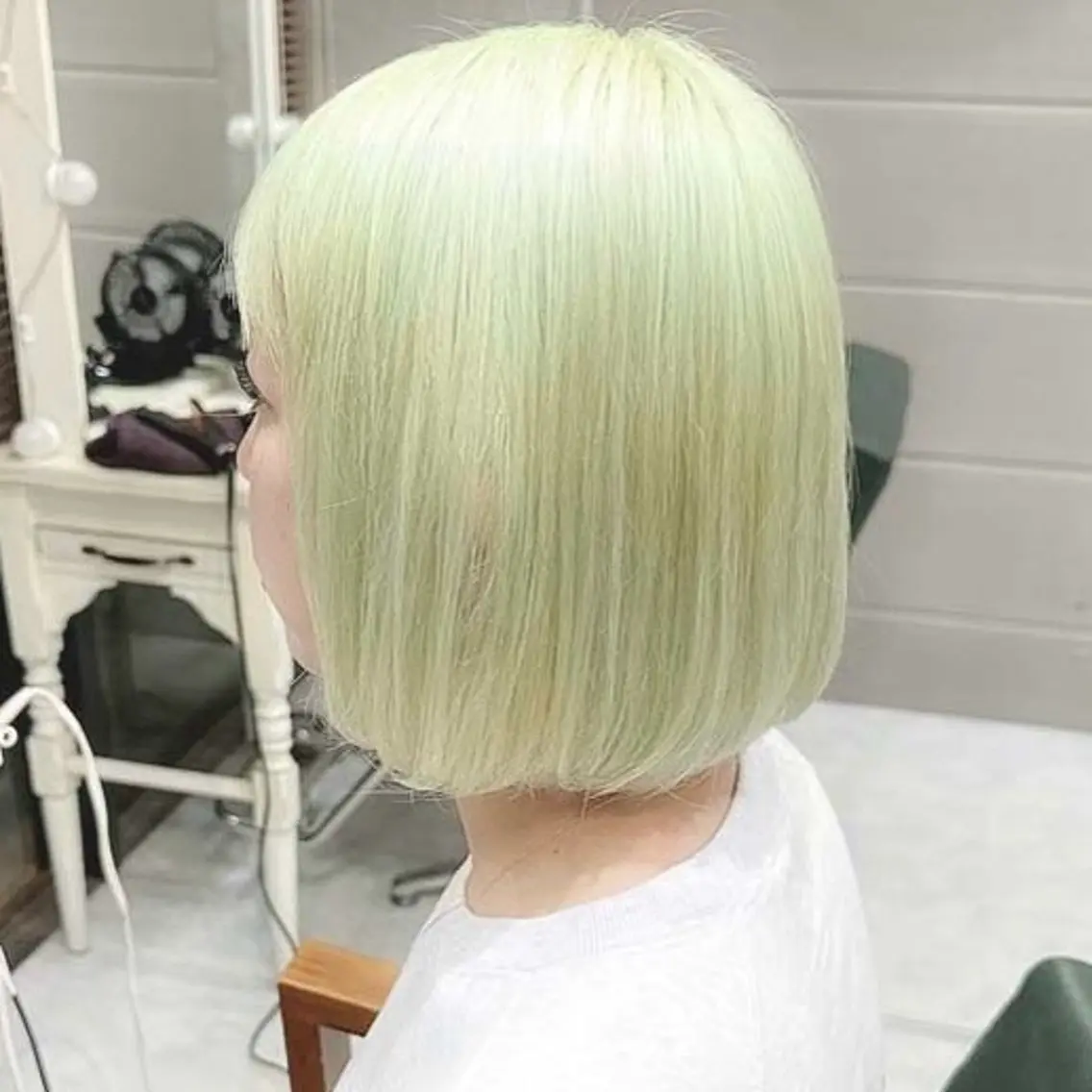 ミディアム カラー ブリーチ デザインカラー ハイトーンカラー イエローカラー ヘアカラー トリートメント ヘアセット DAYS Men’sのヘアスタイル