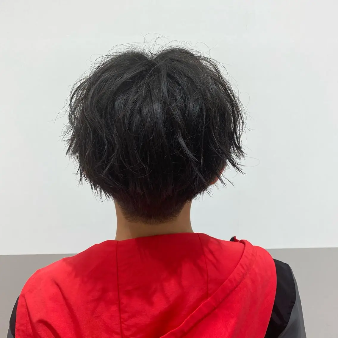 ショート メンズ センターパート メンズパーマ 外ハネヘア 💫副店長💫 篠崎 はやとのヘアスタイル