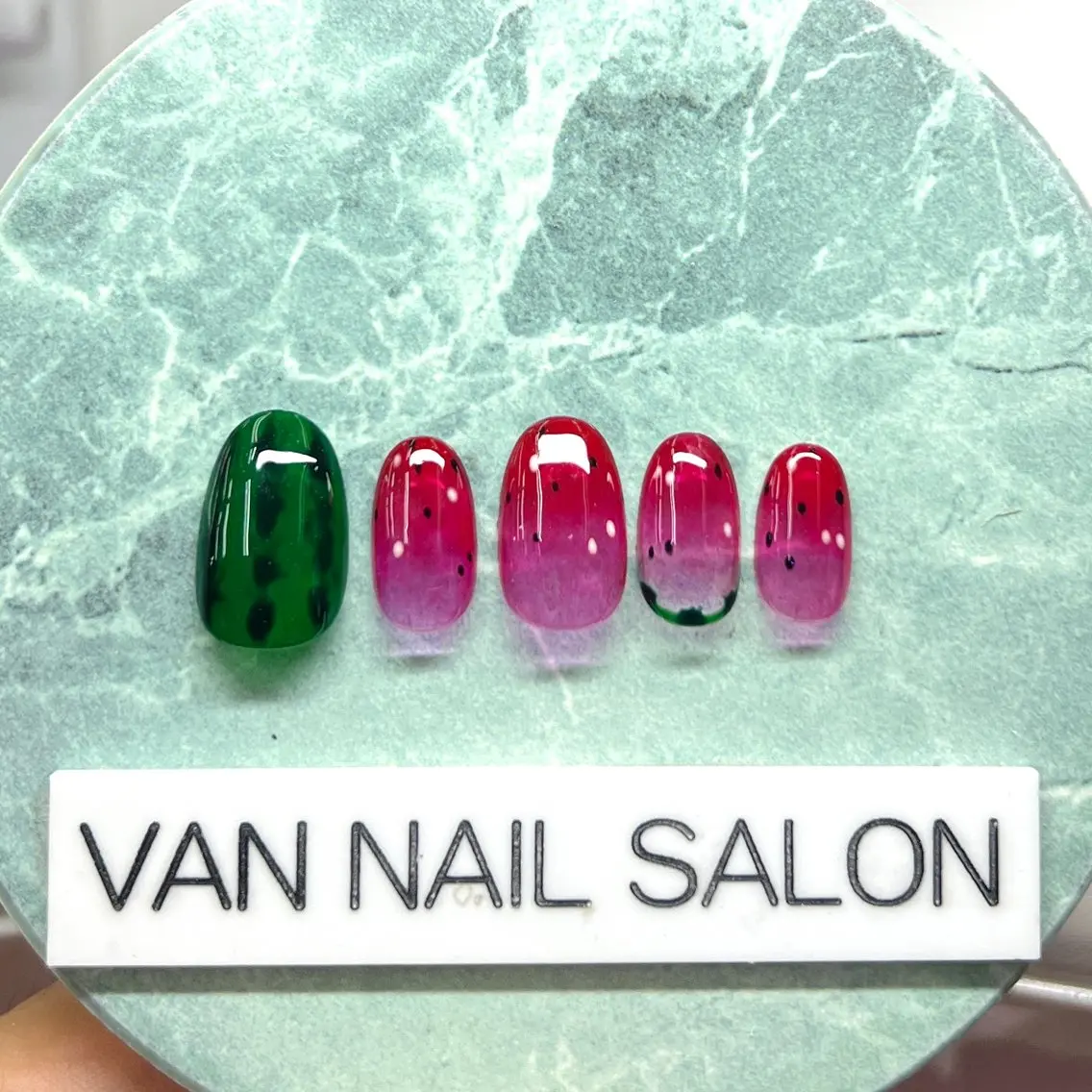 ネイル ボルドー ブラウン チークネイル ドット フットネイル ハンドネイル VAN NAIL SALON海老名店のネイルデザイン