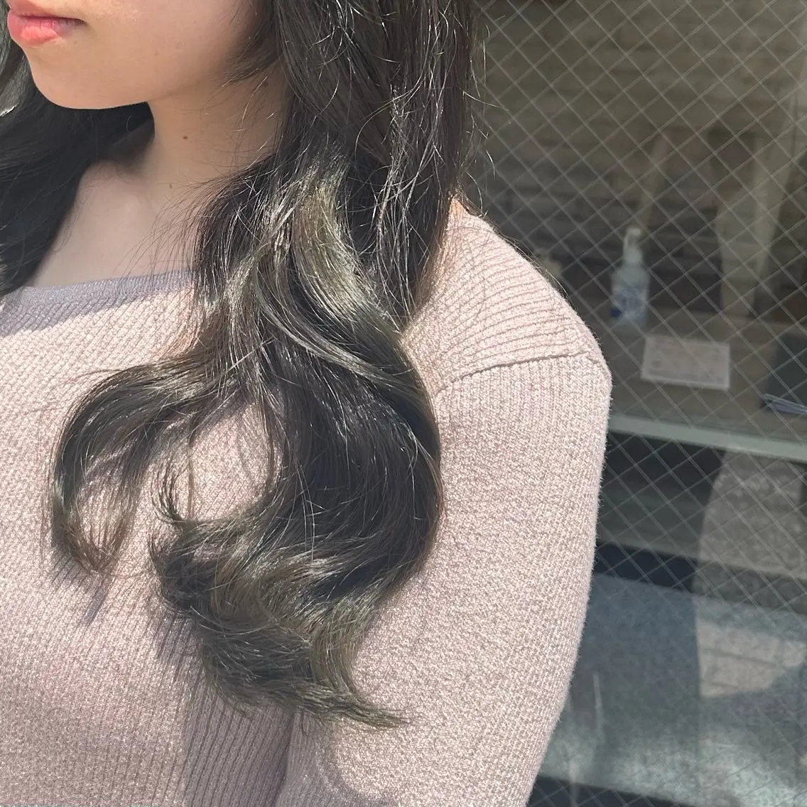 ロング カラー オリーブカラー カット ヘアカラー トリートメント 🫧顔周りカット 🫧樫村優香のヘアスタイル