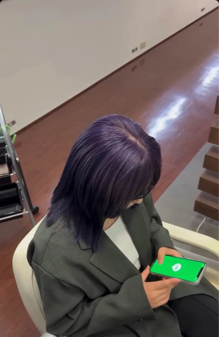 ミディアム カラー ヘアカラー 岡田 望夢のヘアスタイル