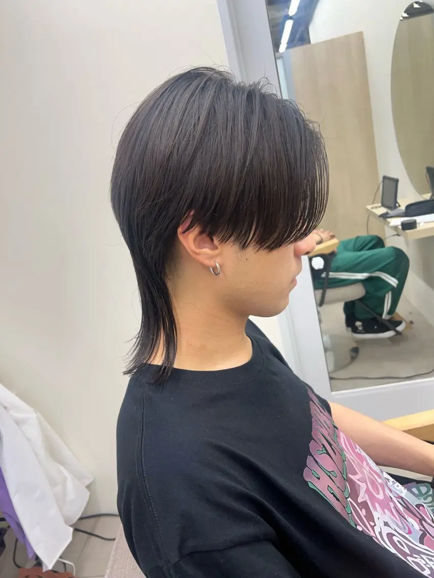 メンズ メンズウルフカット ウルフカット メンズ レイヤー ウルフ 弓木啓輔のヘアスタイル