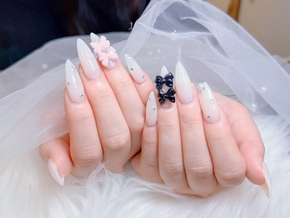 ネイル チークネイル 長さ出し フットネイル 韓国ネイル マグネットネイル ハンドネイル ハンドケア AN NAIL 高田馬場_HOAのネイルデザイン