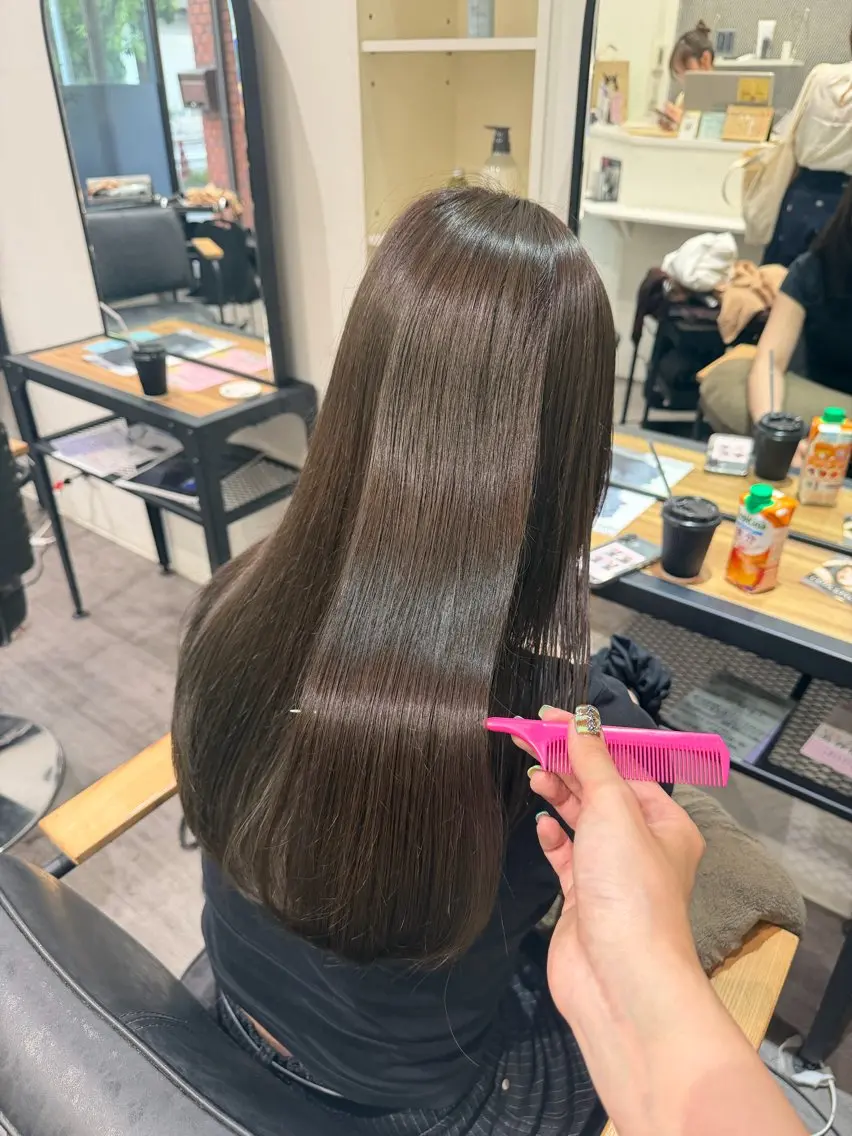 ロング カラー ブラウンカラー ダークブラウン カット ヘアカラー Karin／ レイヤーブリーチ🥀のヘアスタイル