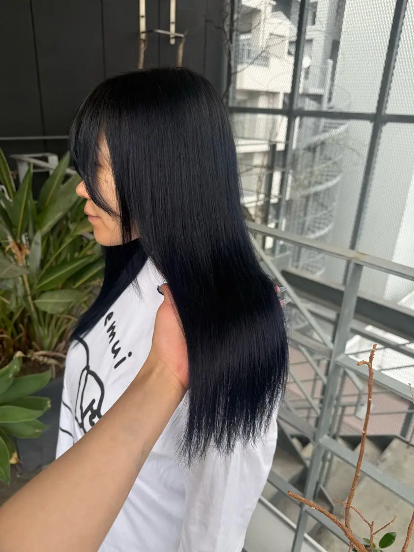 セミロング カラー ヘアカラー Amelie yunのヘアスタイル