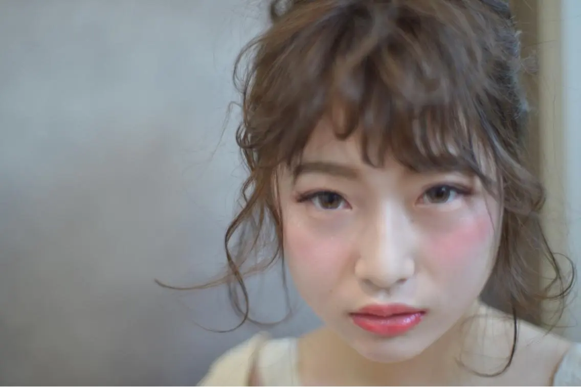 ヘアアレンジ カット ヘアカラー トリートメント CHIC 岩下真衣のヘアスタイル