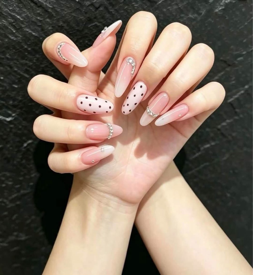 ネイル オーロラネイル 氷ネイル・うるうるネイル 韓国ネイル 水色 夏ネイル ハンドネイル キラキメ 博多nail💅のネイルデザイン