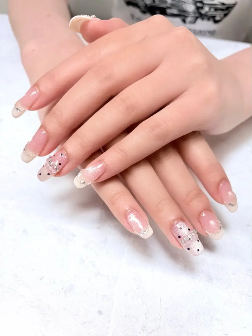 ネイル ドット フレンチネイル マグネットネイル ハンドネイル pivo nail salonのネイルデザイン