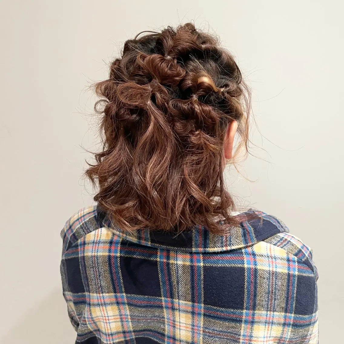 ミディアム カラー ヘアアレンジ ヘアセット 小原 慧美のヘアスタイル