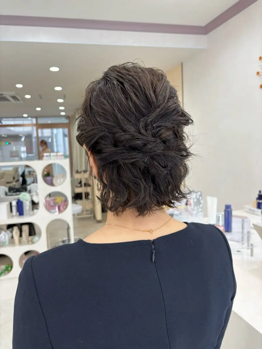 ショート ヘアアレンジ ハーフアップ ボブ ヘアセット アッシュカラーやアレ ンジ得意🌿RIKOのヘアスタイル