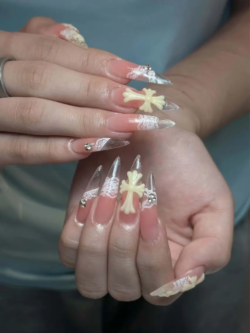 ネイル チークネイル ドット フレンチネイル グラデーション ハート ハンドネイル Julli NailStudioのネイルデザイン