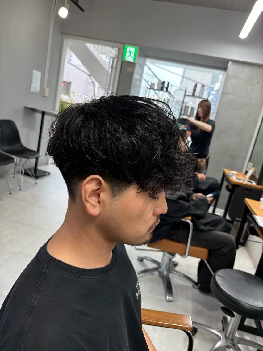 パーマ メンズ スペインカール 下北沢メンズパーマ 特化園田　楓莉のヘアスタイル