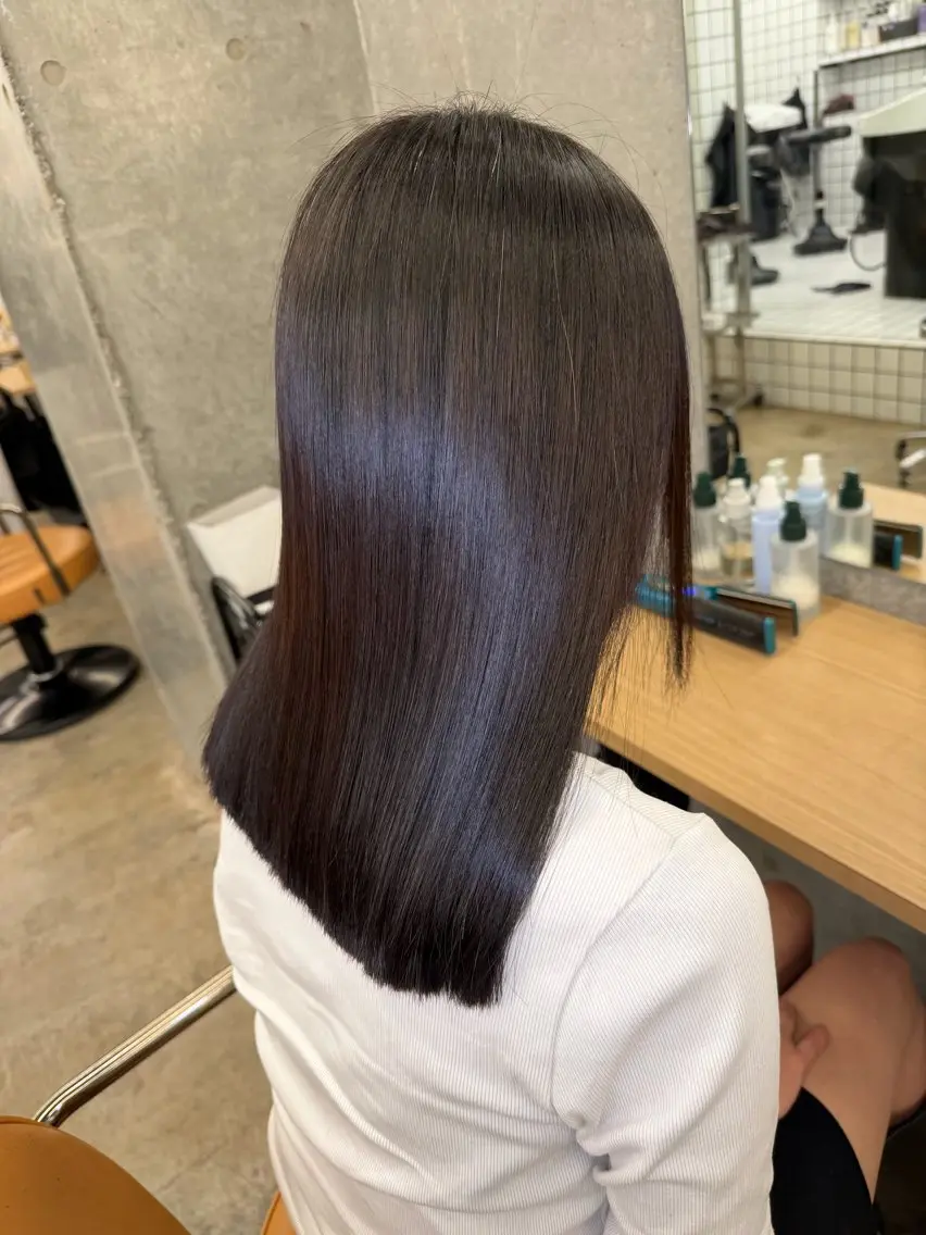 ミディアム 髪質改善 レイヤーカット 縮毛矯正 カット 縮毛矯正 トリートメント 縮毛矯正×髪質改善× 艶髪カラー　吉原和磨のヘアスタイル