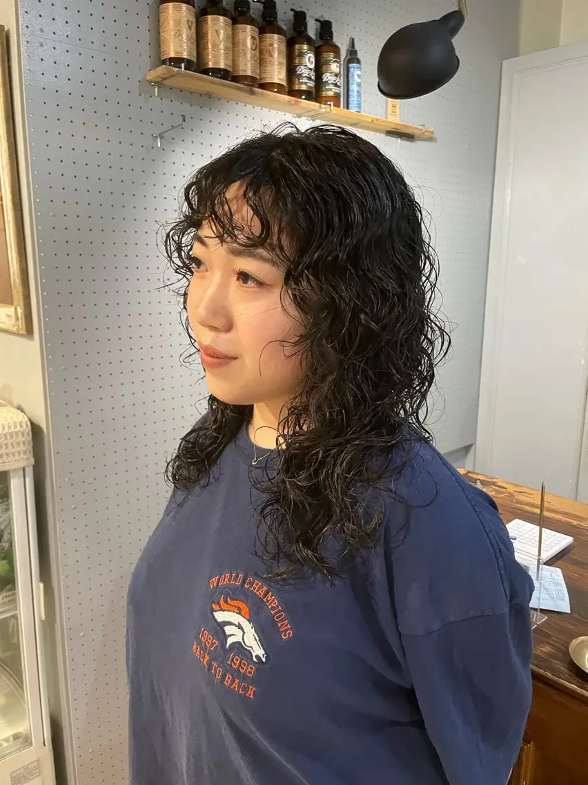 ミディアム パーマ カット パーマ 🤩噂のMr.髪ポジ ティブ®️yu🤩のヘアスタイル