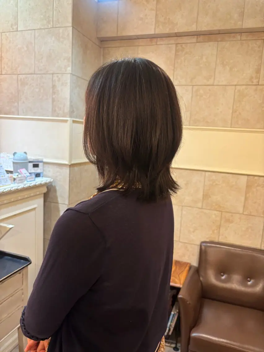 ミディアム 恩田 美波のヘアスタイル