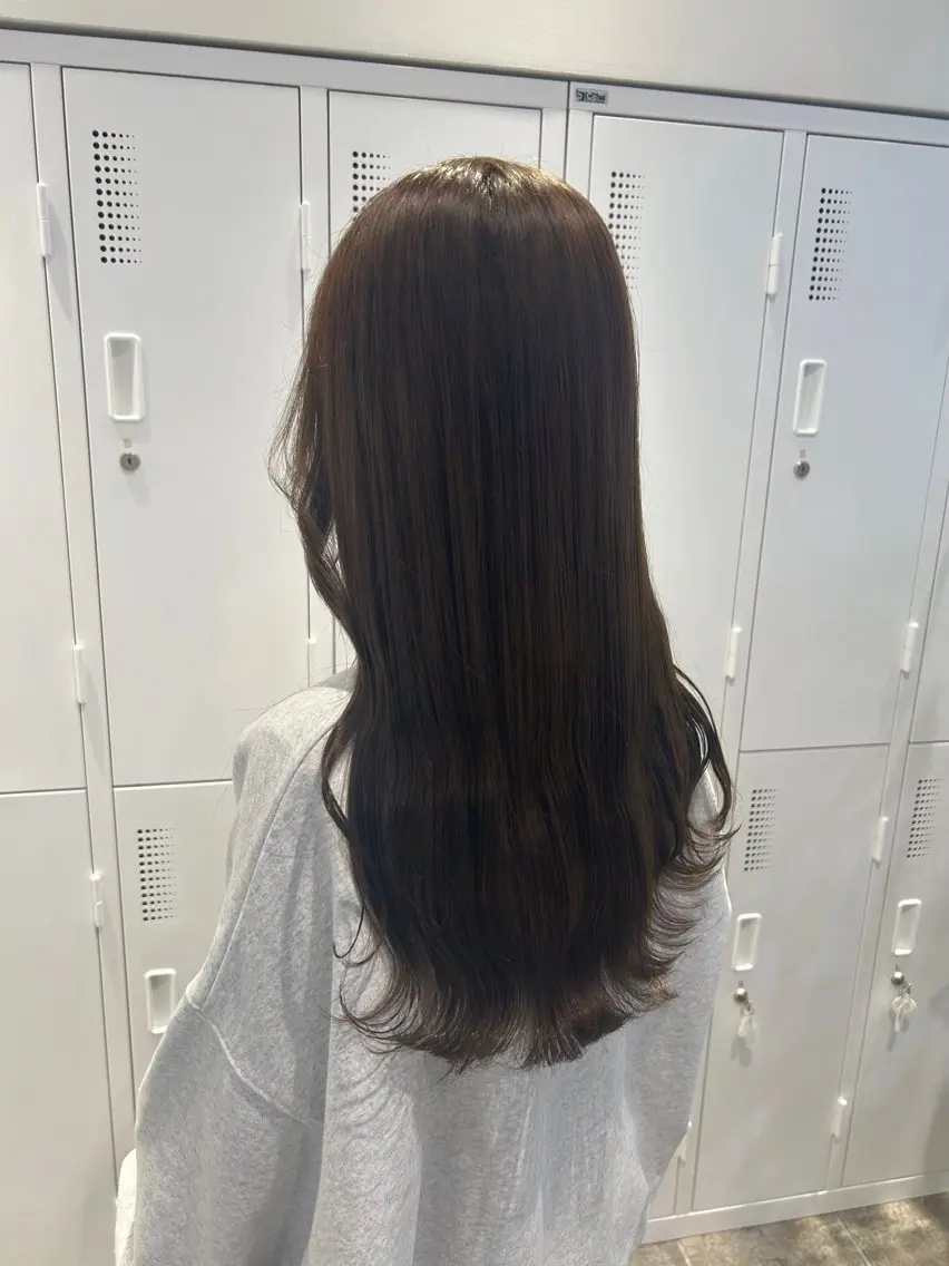 ロング カラー ベージュカラー オリーブベージュ 青山 里帆のヘアスタイル
