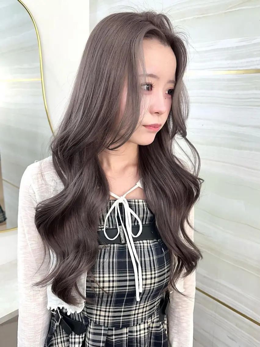 ロング カラー 芳賀 莉菜のヘアスタイル