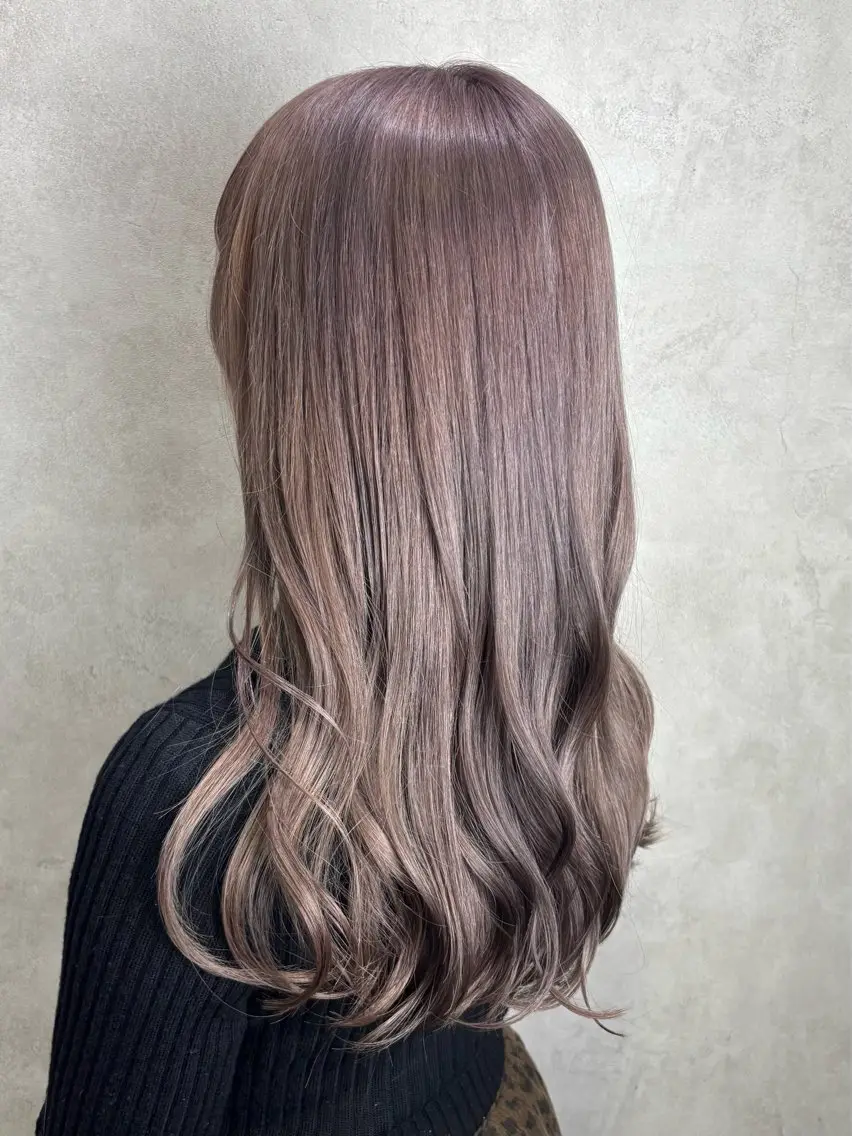 ロング カラー ベージュカラー ブリーチ ラベンダーカラー ラベンダーベージュ ヘアカラー Rin♡透明感ピンク 🎀白肌ラベンダーのヘアスタイル