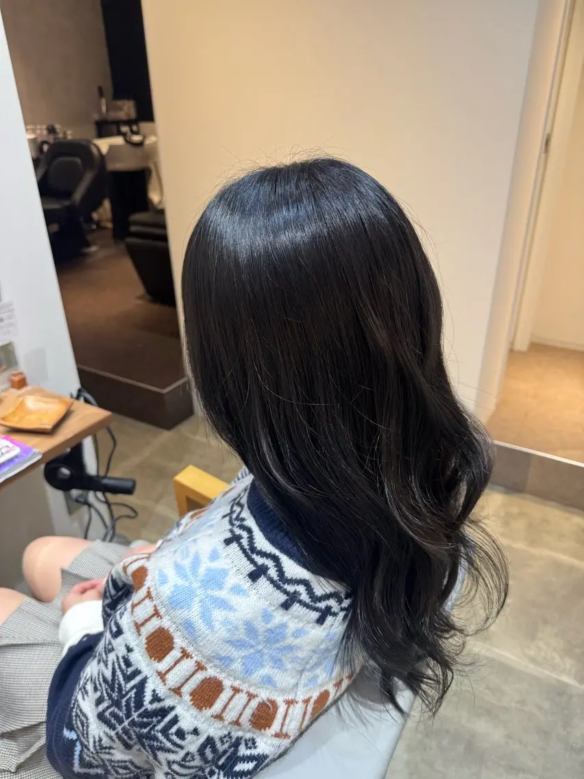 ロング カラー ブルーカラー ブルーグレー 宮川 彩乃のヘアスタイル