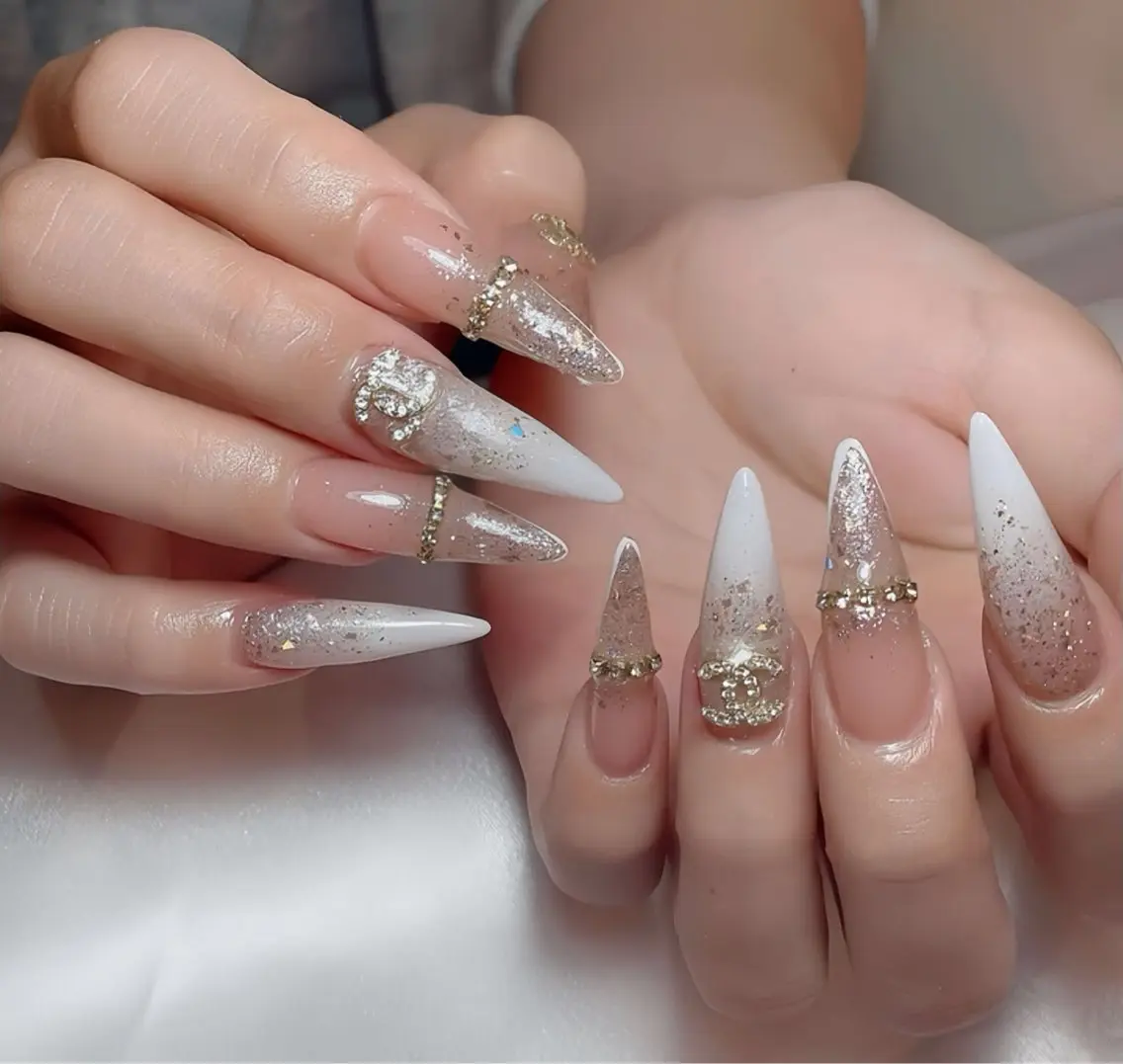 ネイル オーロラネイル チークネイル 桜ネイル クリアネイル ドット ハンドネイル Rin Nail 新大久保店のネイルデザイン