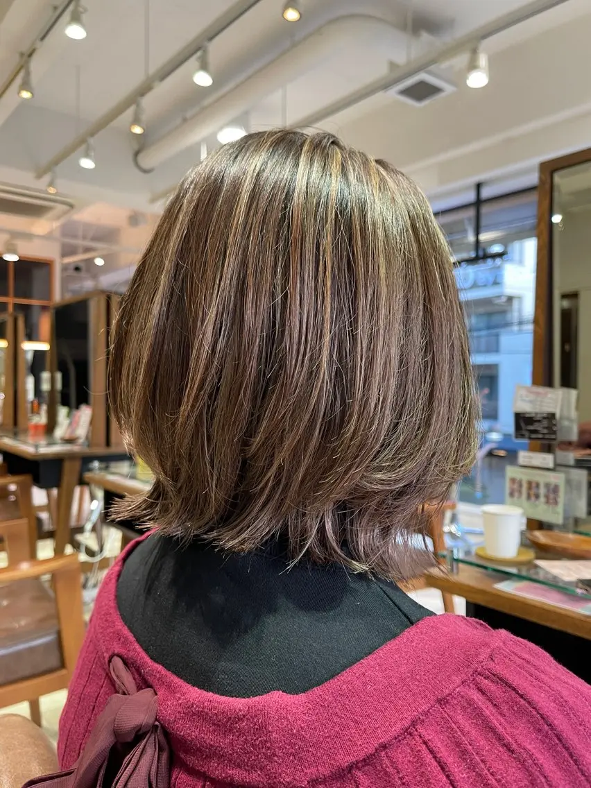 ミディアム カラー ベージュカラー ハイライトカラー ハイライト ヘアカラー やまだ まいのヘアスタイル