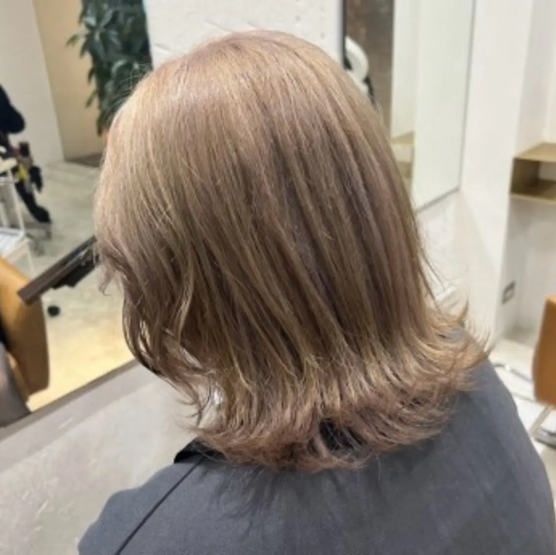 ミディアム カラー zina🎀レイヤー 大西美羽のヘアスタイル