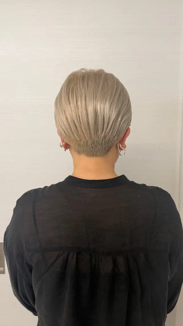 ショート ショートヘア 篠田 奈々のヘアスタイル