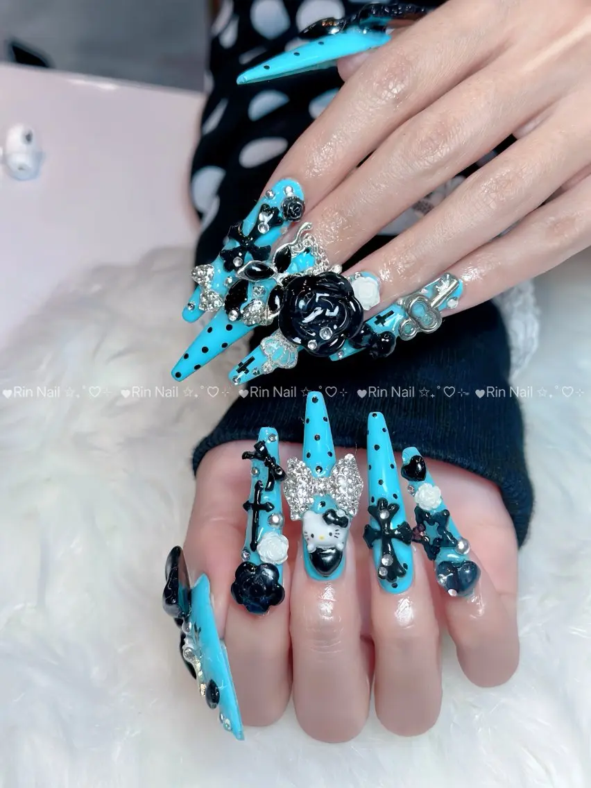 ネイル ブルー フラッシュネイル フラワーネイル ホログラムネイル キラキラネイル ハンドネイル Rin Nail 新大久保店のネイルデザイン