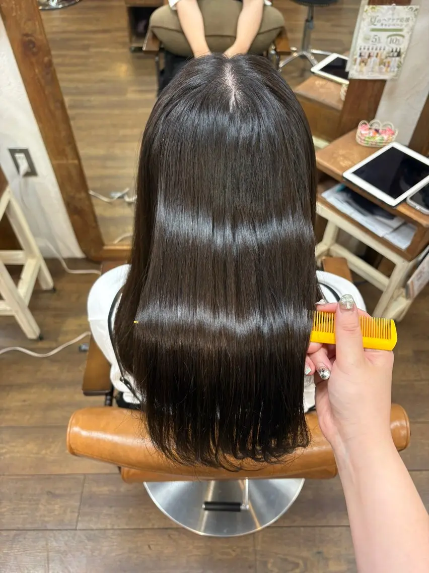 セミロング カラー 透明感カラー グレージュ オリーブグレージュ オリーブグレー カット ヘアカラー 元山 透明感艶カラー 🌻レイヤーカットのヘアスタイル