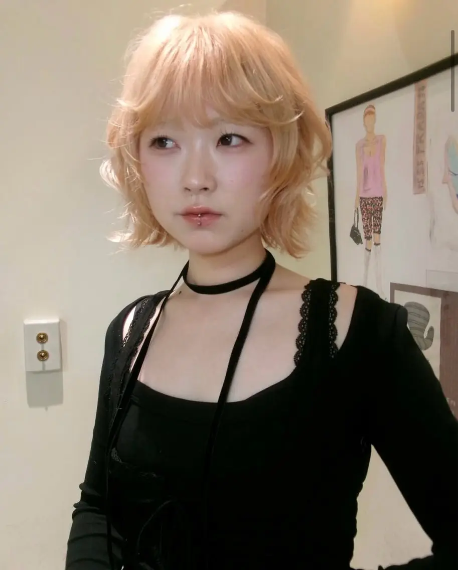〈ブリーチカラー+フルトリートメント〉🥣しっかりケアをして透明感のある艶々な髪に🌠の写真