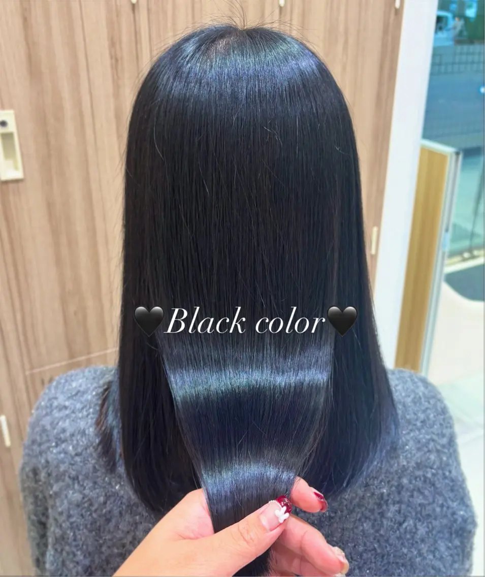 セミロング ヘアカラー 駒形 七海のヘアスタイル