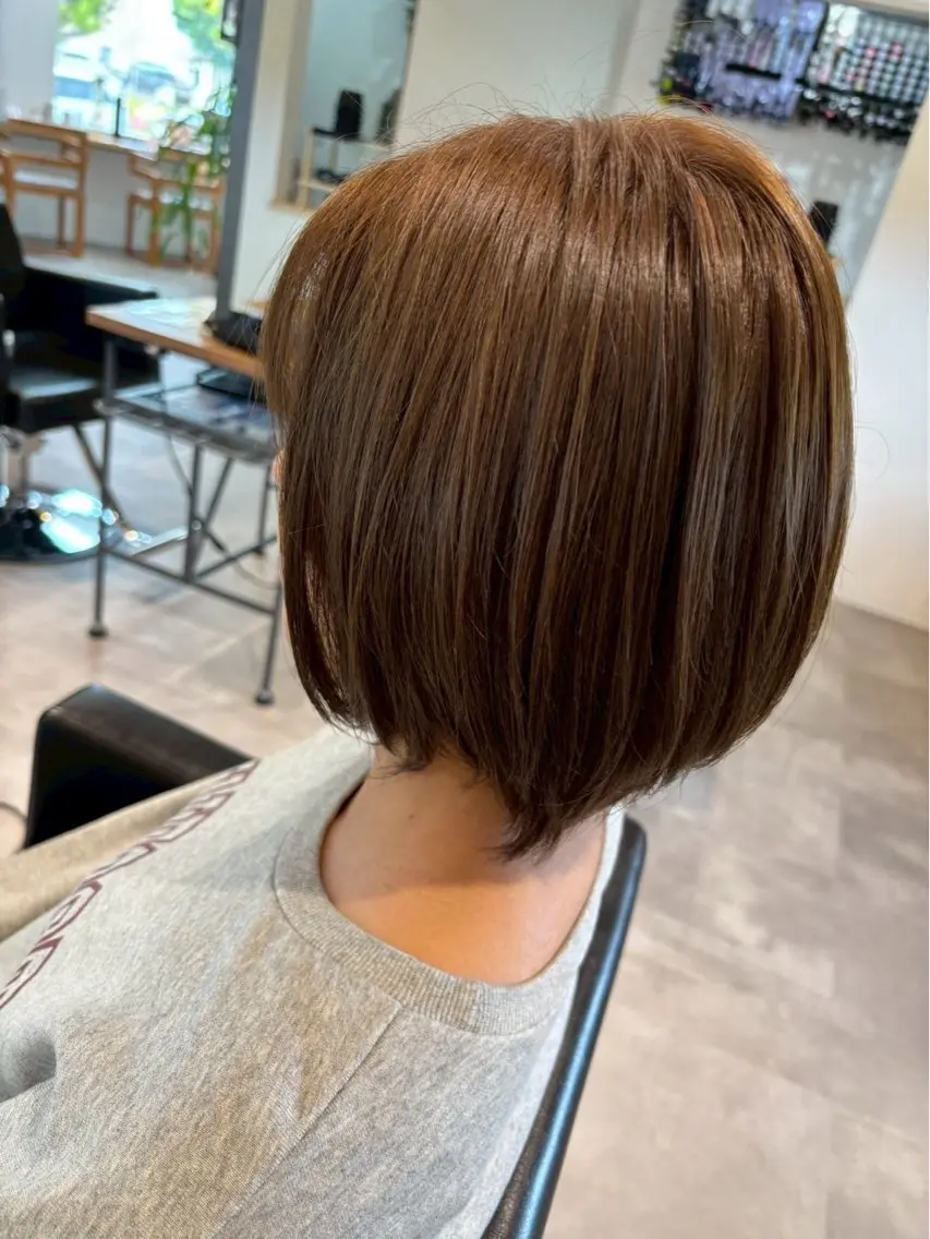 ショート ヘアカラー HANA by RIZのヘアスタイル