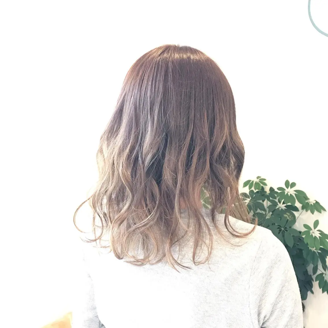 セミロング カット 縮毛矯正 森 莉子のヘアスタイル