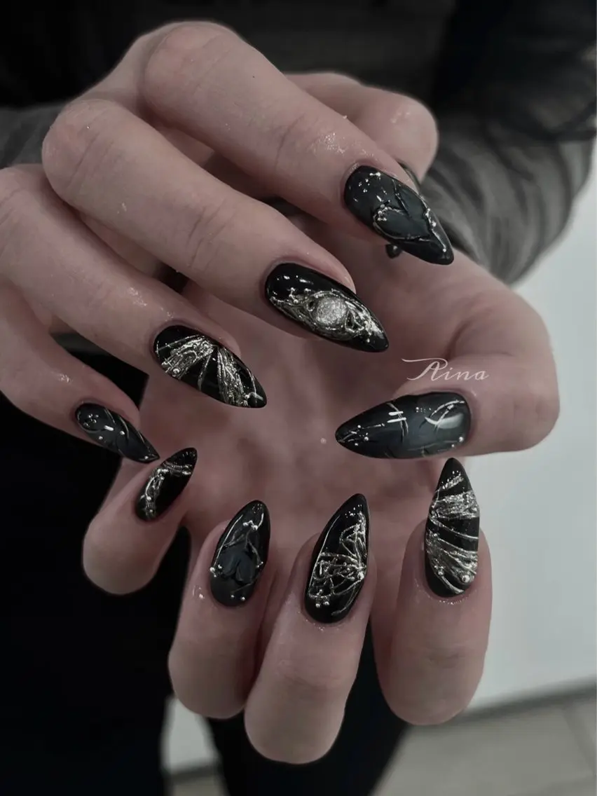 ネイル ハンドネイル moca心斎橋店 Aina🐈⬛🤍のネイルデザイン