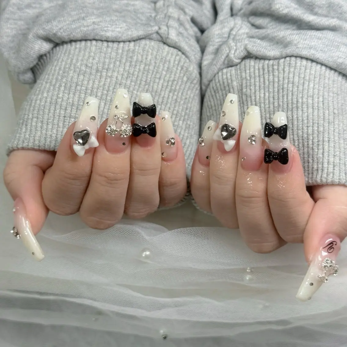 ネイル フットネイル フレンチネイル グラデーション 韓国ネイル ロングネイル ハンドネイル Hani Nail Salonのネイルデザイン