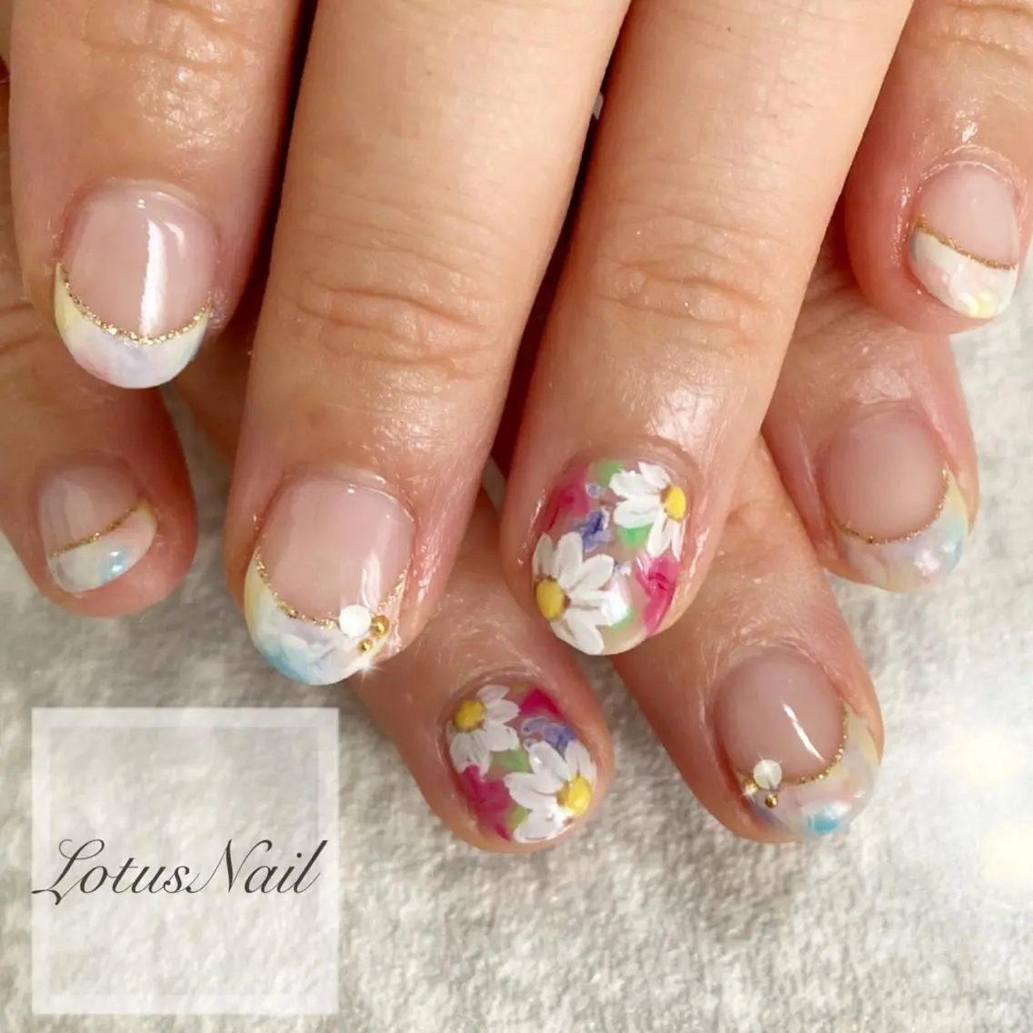 ネイル フレンチネイル 夏ネイル ハンドネイル Lotus Nailのネイルデザイン
