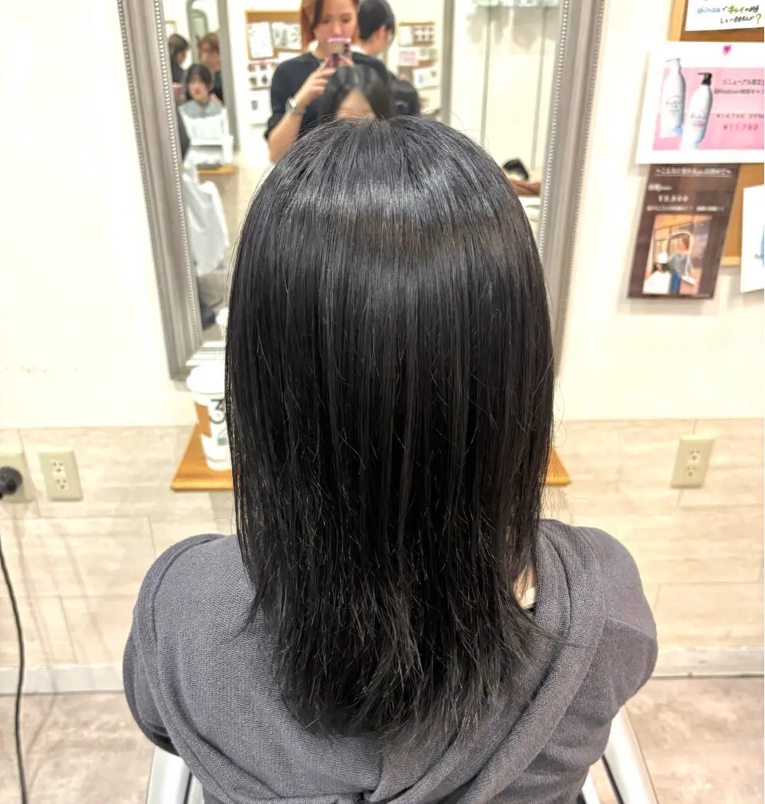 セミロング カラー ヘアカラー ヘッドスパ 堀川 希歩のヘアスタイル