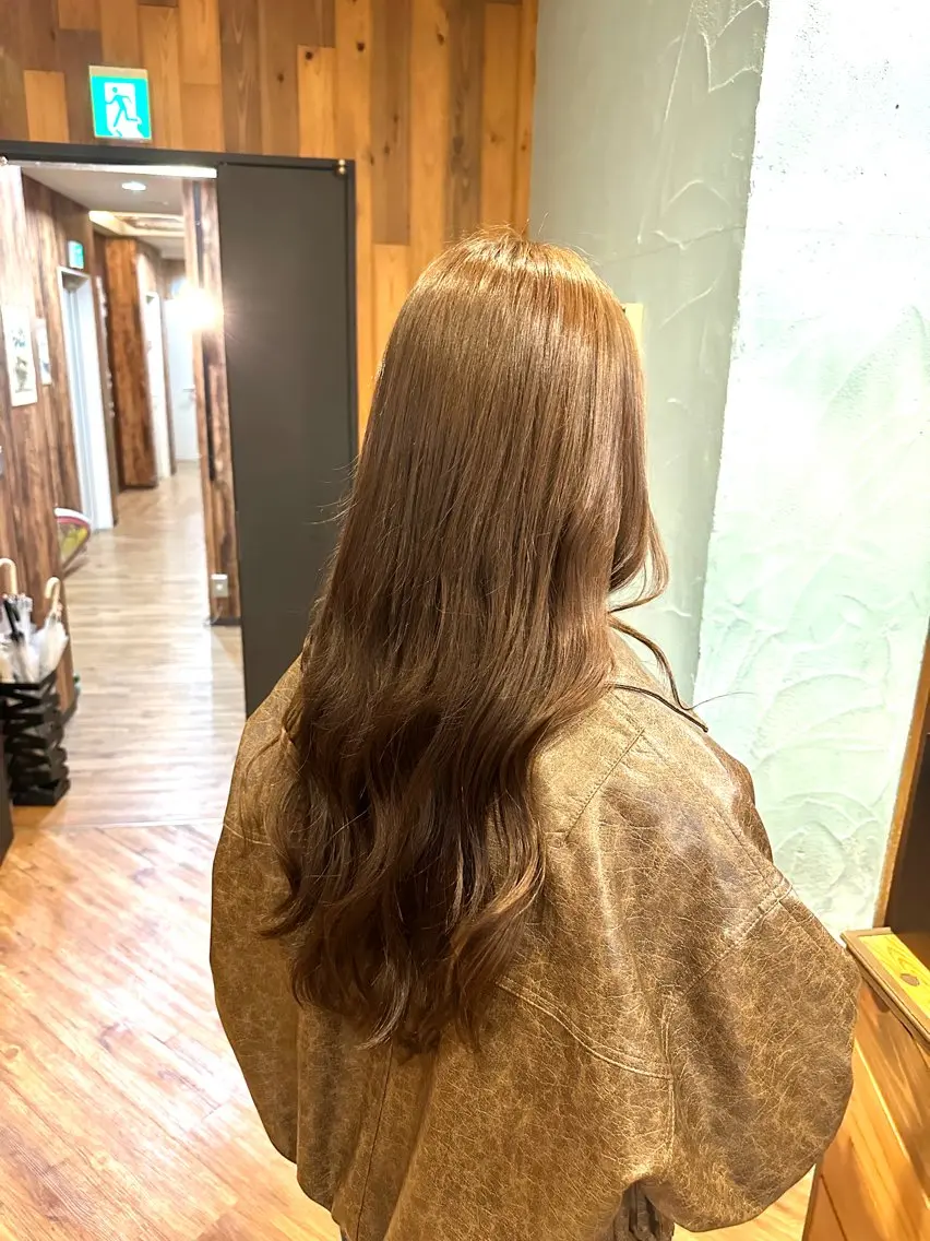 ロング カラー グレージュ オリーブグレージュ オリーブグレー 大場 賀句のヘアスタイル