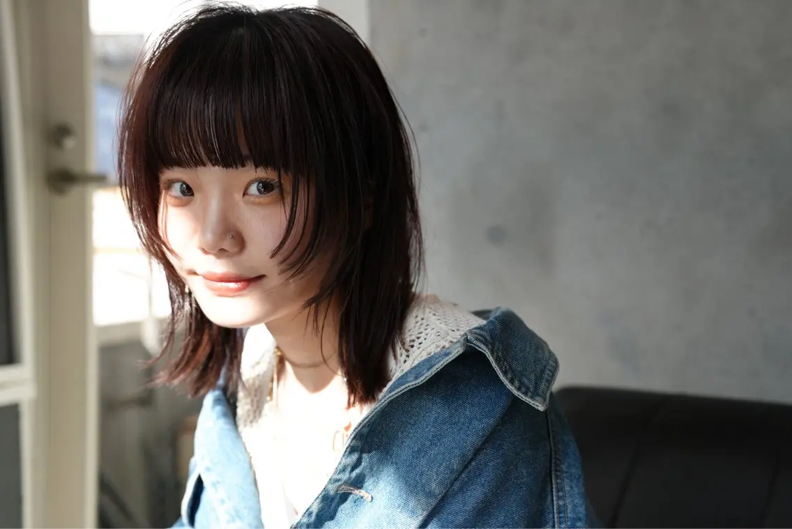 ミディアム カラー ブリーチ ブリーチなしカラー 顔まわりレイヤー 顔周りカット レイヤーカット メンズブリーチカラー /NAOのヘアスタイル