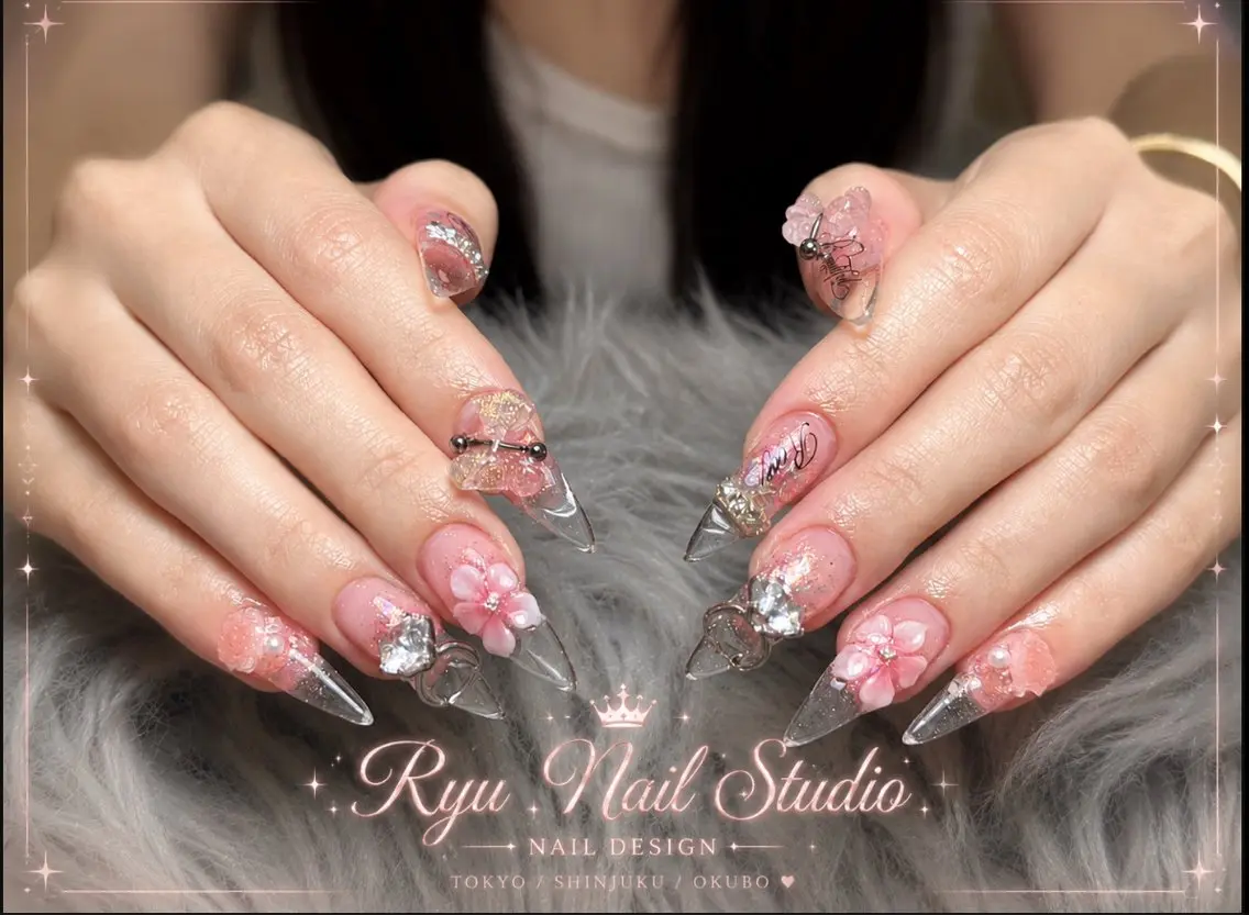 ネイル アートネイル フレンチネイル ジェルネイル キラキラネイル ニュアンスネイル ハンドネイル Ryu Nail YukiChanのネイルデザイン