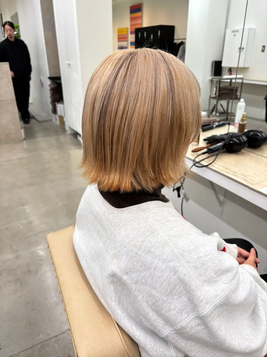 ミディアム カラー デザインカラー ハイトーンカラー カット ヘアカラー トリートメント ハイトーン/レイヤー /ケアブリーチ石川治のヘアスタイル