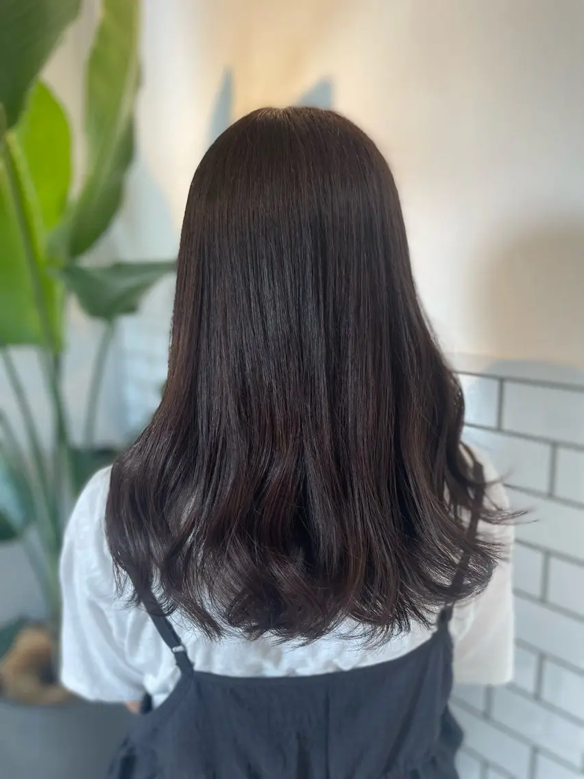 セミロング カラー 松井 悠希のヘアスタイル