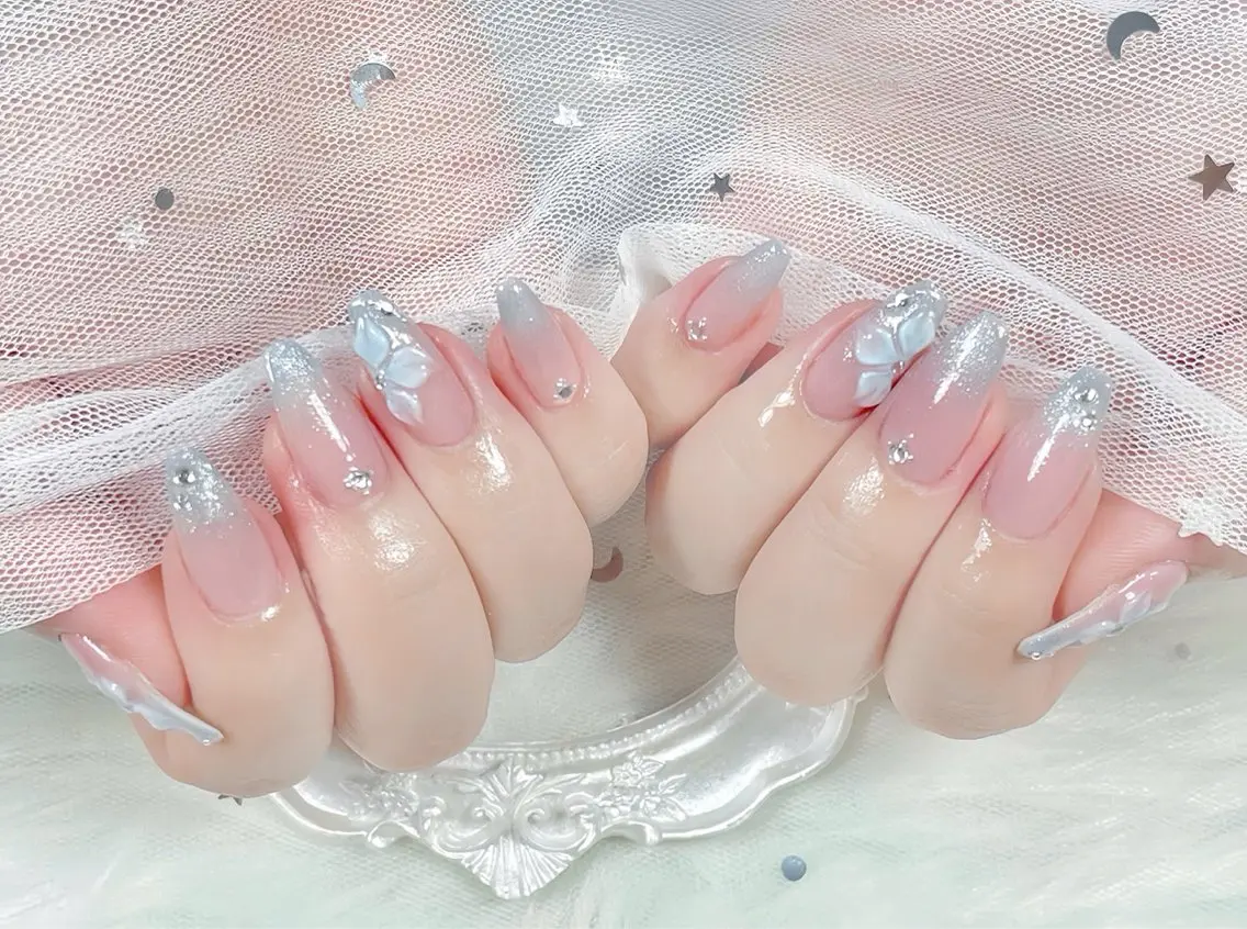ネイル チークネイル 長さ出し フレンチネイル ジェルネイル グラデーション ハンドネイル THANHTHANH NAILのネイルデザイン
