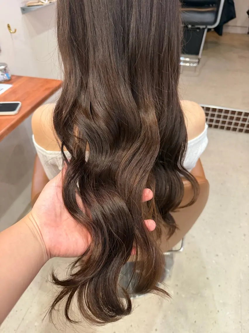 ロング カラー ヘアアレンジ 明石 ひなたのヘアスタイル